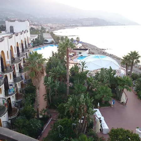 Club La Playa 3*