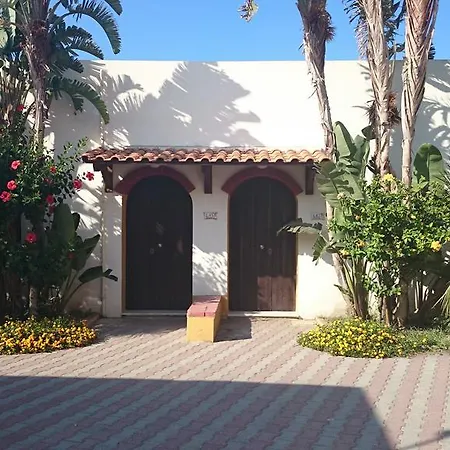 Hotel Club La Playa 3*