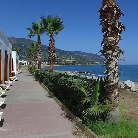 Club La Playa Hotel 3*