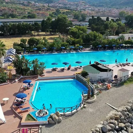 Club La Playa Hotel 3*