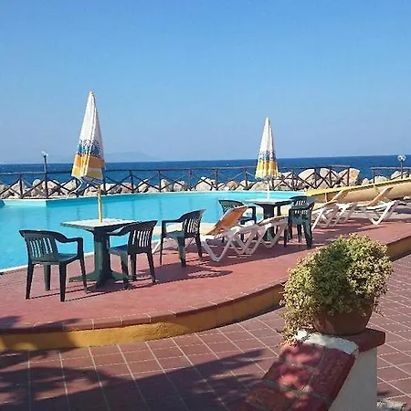 Hotel Club La Playa 3*